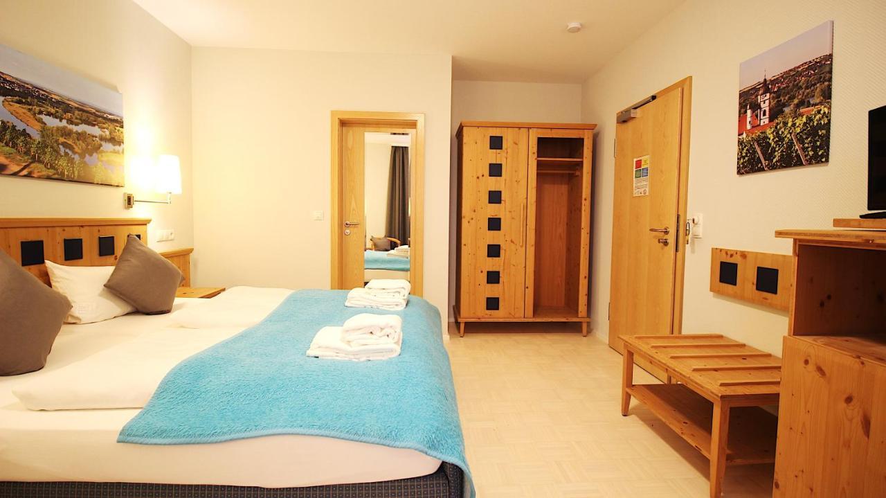 Aparthotel Alte Schmiede Dettelbach Buitenkant foto