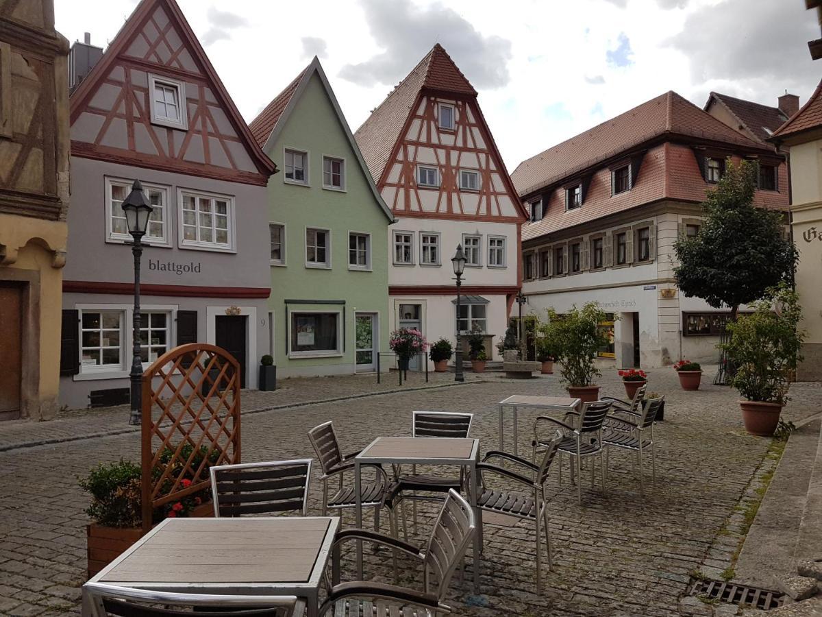 Aparthotel Alte Schmiede Dettelbach Buitenkant foto