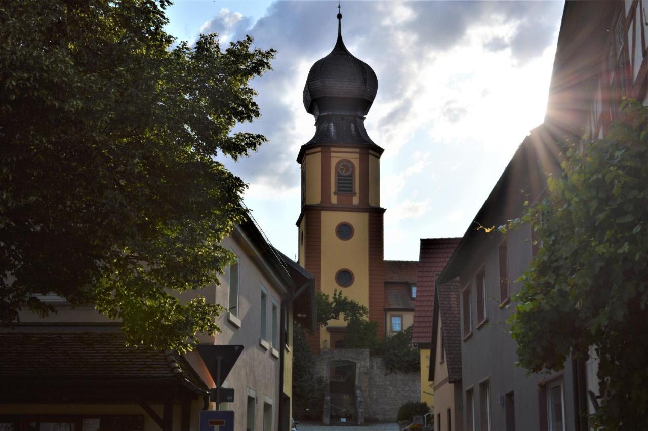 Aparthotel Alte Schmiede Dettelbach Buitenkant foto